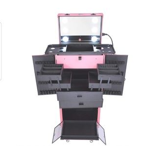Rolling Makeup Artist Cosmetics Case w/ M
